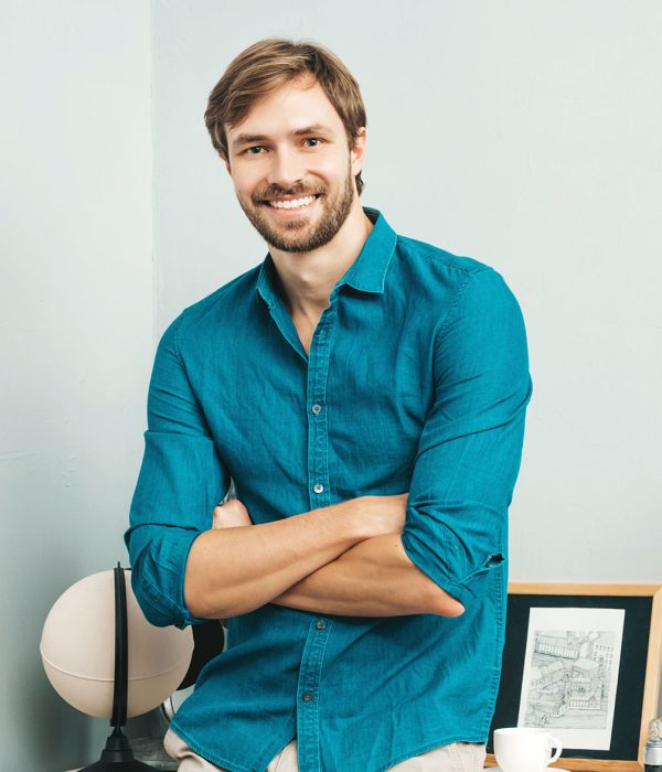 portrait-of-young-handsome-man-posing-in-the-offic-resize.jpg portrait-of-young-handsome-man-posing-in-the-offic-resize.jpg